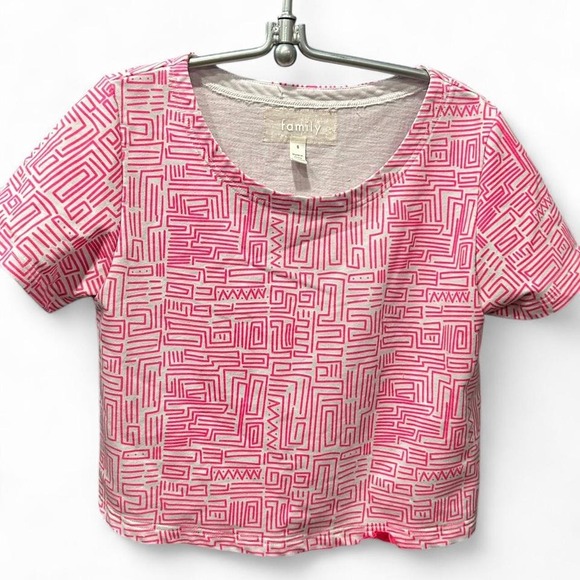 womens croppy aztec white/pink surf style baby tee - Picture 1 of 3